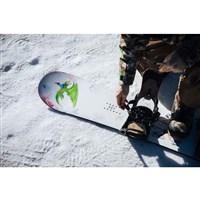 Men's 32 Middle Earth Pro Snowboard - Orange